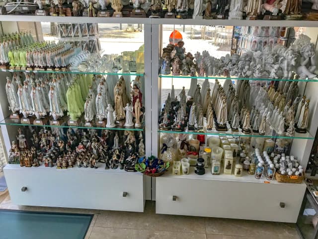 Najważniejsze pamiątki z Fatimy, które warto przywieźć ze sobą Najważniejsze pamiątki z Fatimy, które warto przywieźć ze sobą