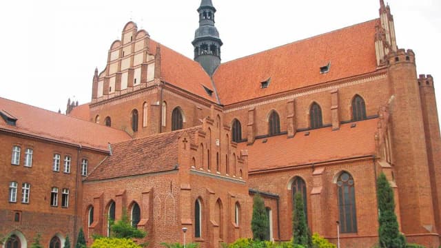 Najlepsze atrakcje w Pelplinie, które musisz zobaczyć podczas wizyty Najlepsze atrakcje w Pelplinie, które musisz zobaczyć podczas wizyty